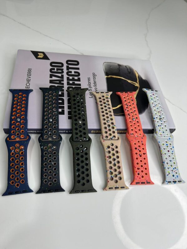 Correa Deportiva Silicona Puntos Apple Watch